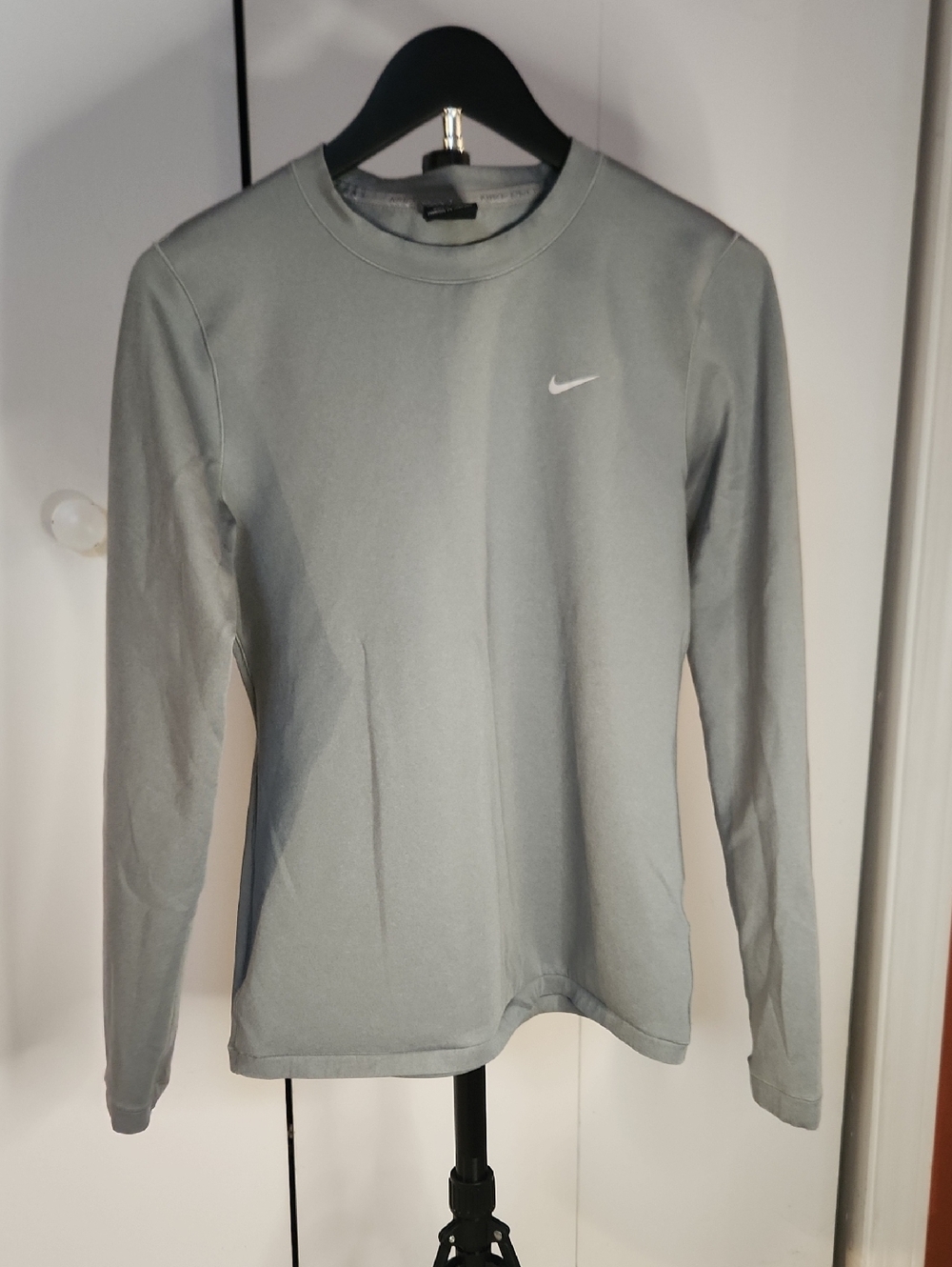 Nike Men's Long Sleeve Crewneck - Gray with White Swoosh